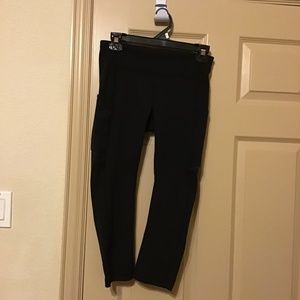 Lululemon capri leggings size 6 - black color